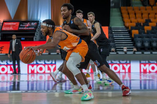 并感谢球迷 并感谢球迷