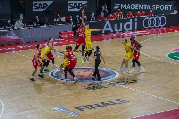 高压逼抢遇 高压逼抢遇